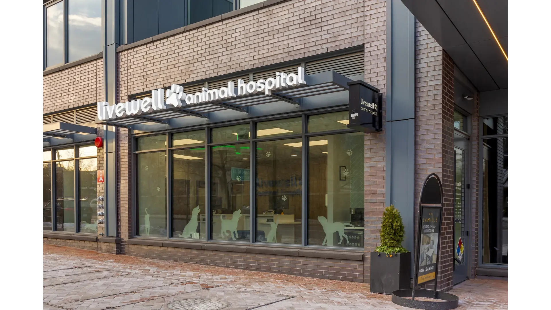 Livewell Animal Hospital: Bethesda exterior