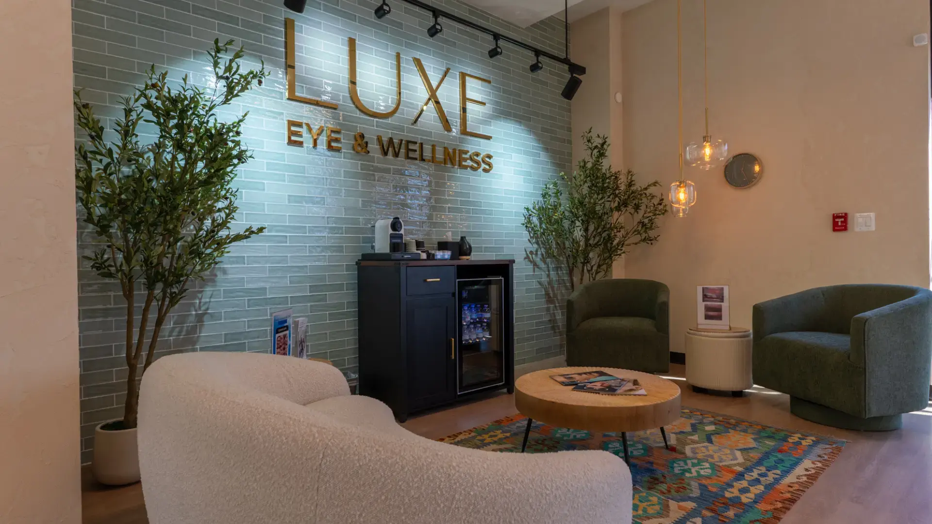 Luxe Eye and Wellness: lobby