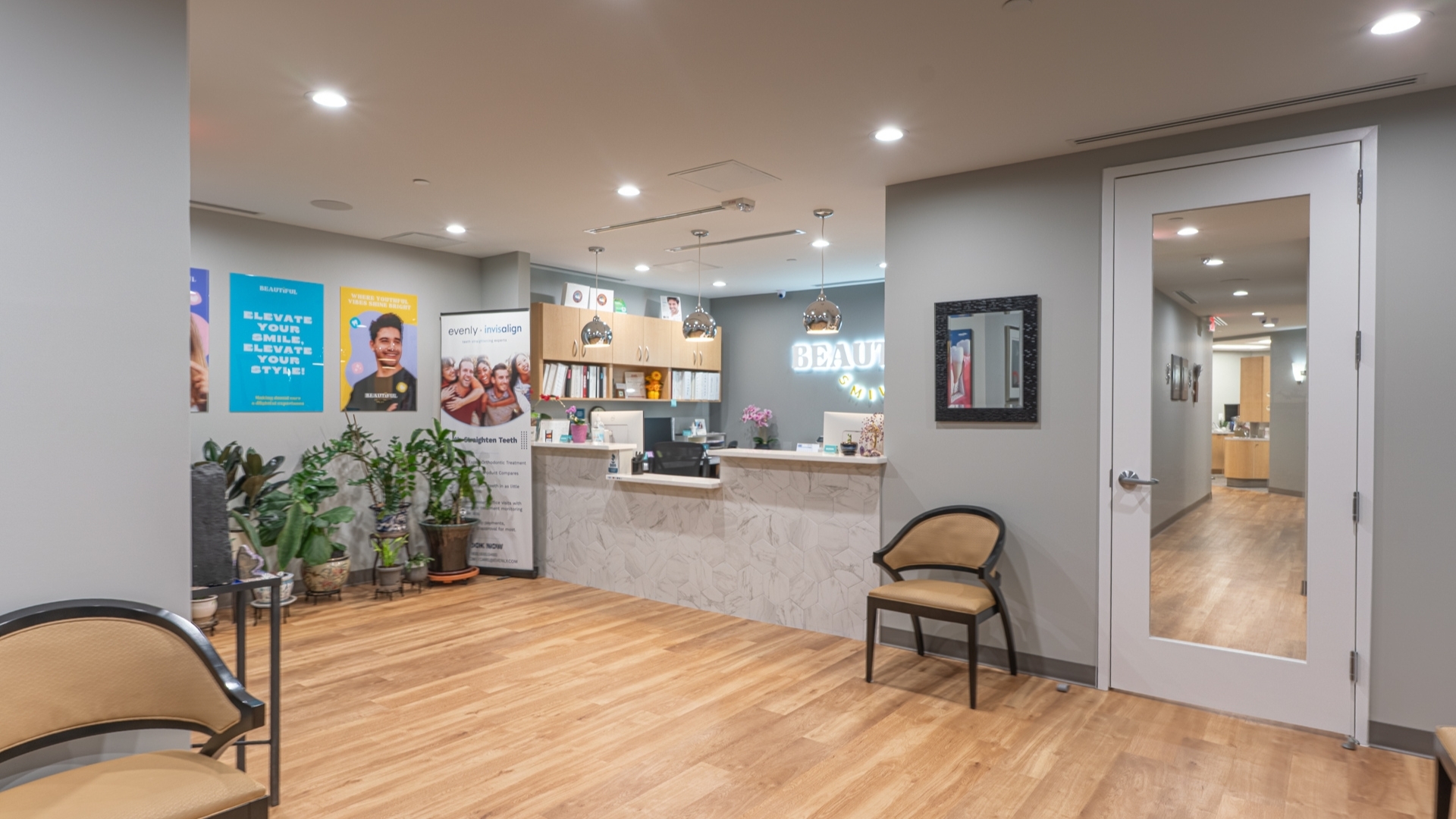 Beautiful Smiles: lobby 2