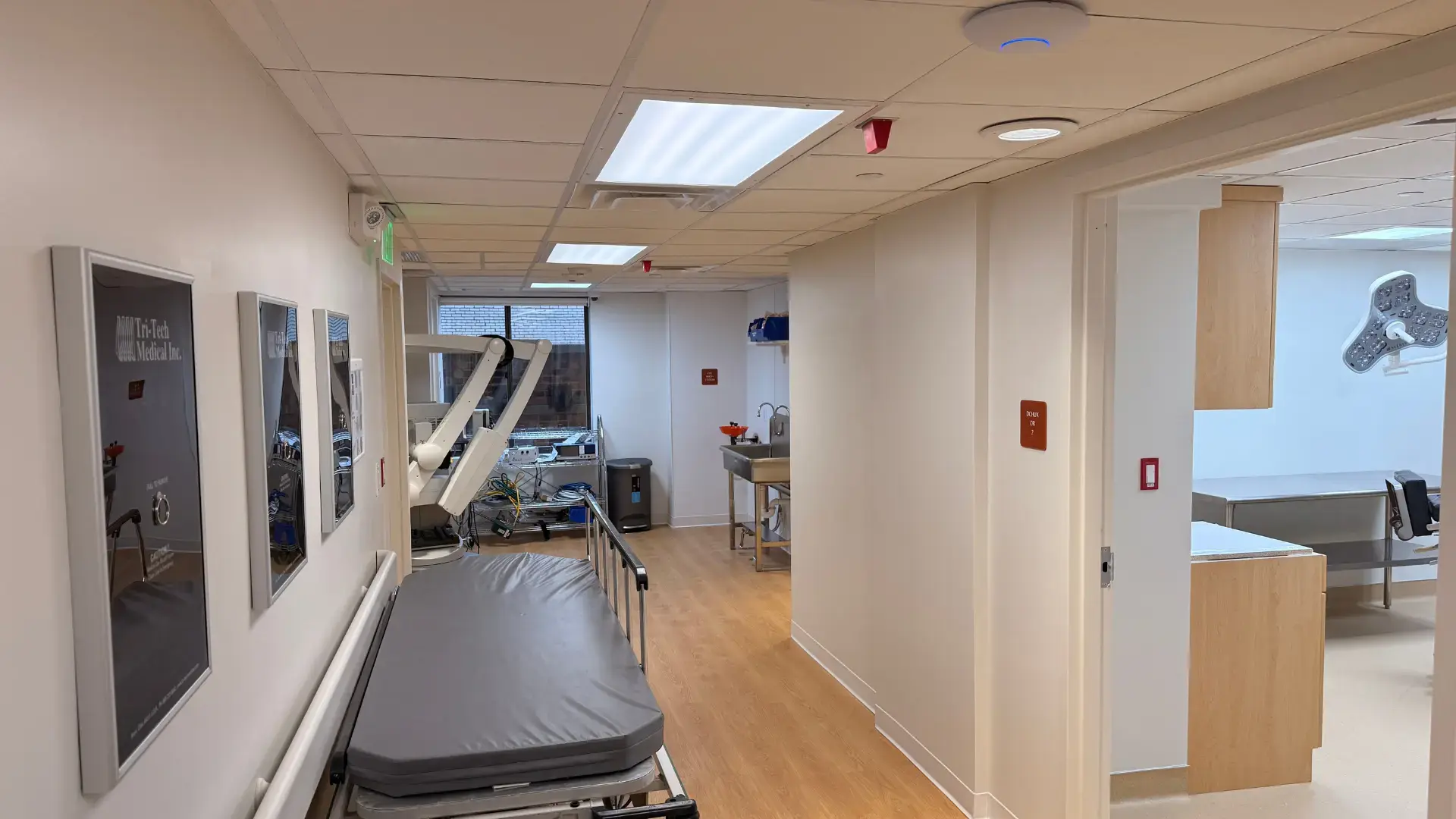 DCHUX Surgical Center: corridor and recovery
