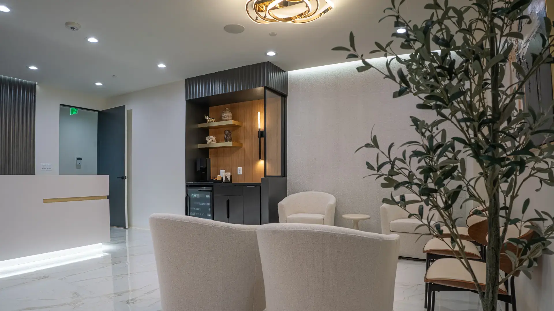 Davary & Smith Oral & Maxillofacial Surgery — front office