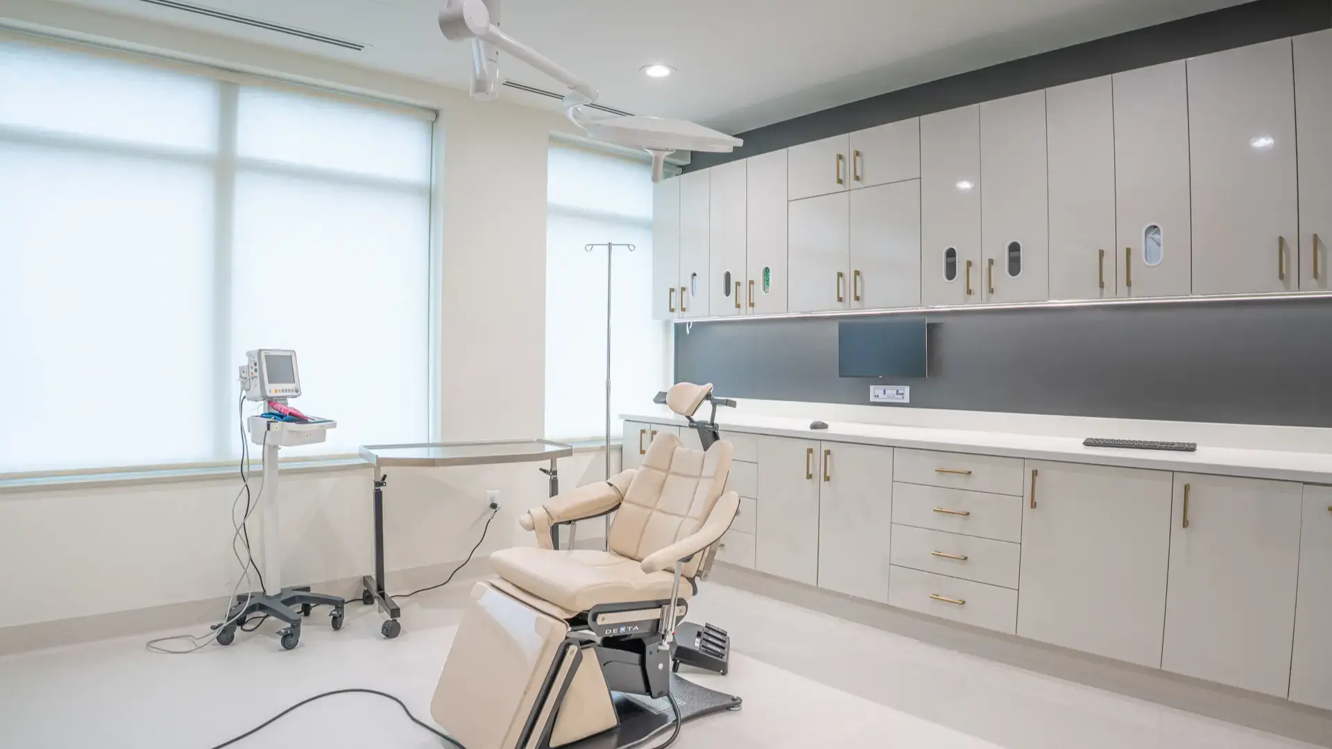 Davary & Smith Oral & Maxillofacial Surgery — operatory