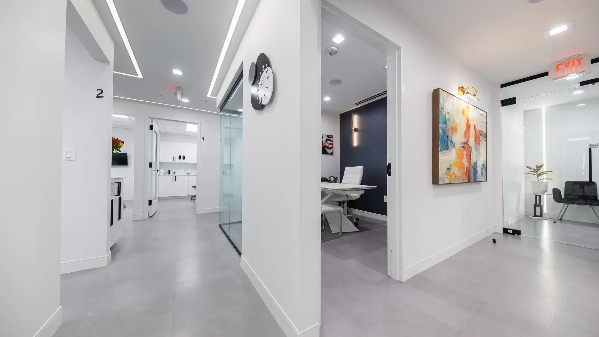Desirable Smiles: corridor view