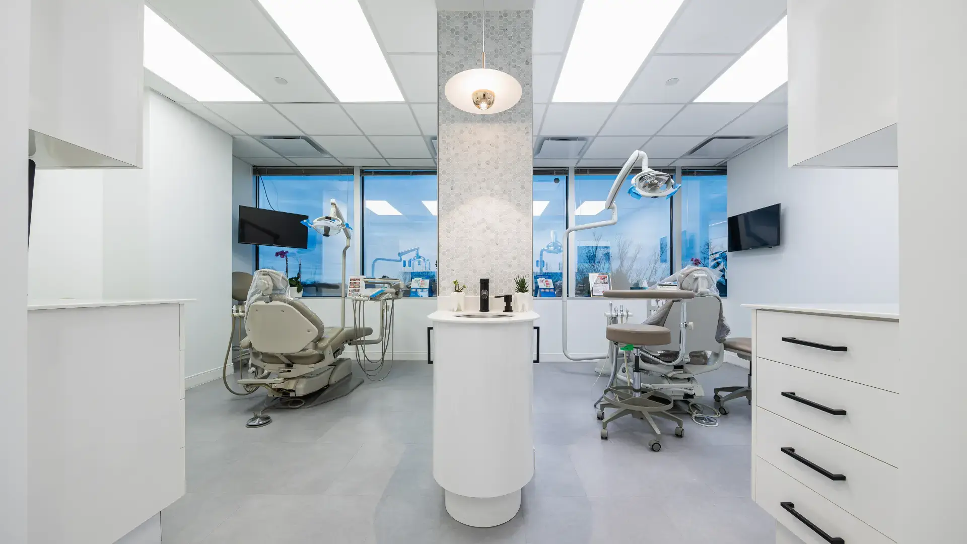 Desirable Smiles: open operatory bay