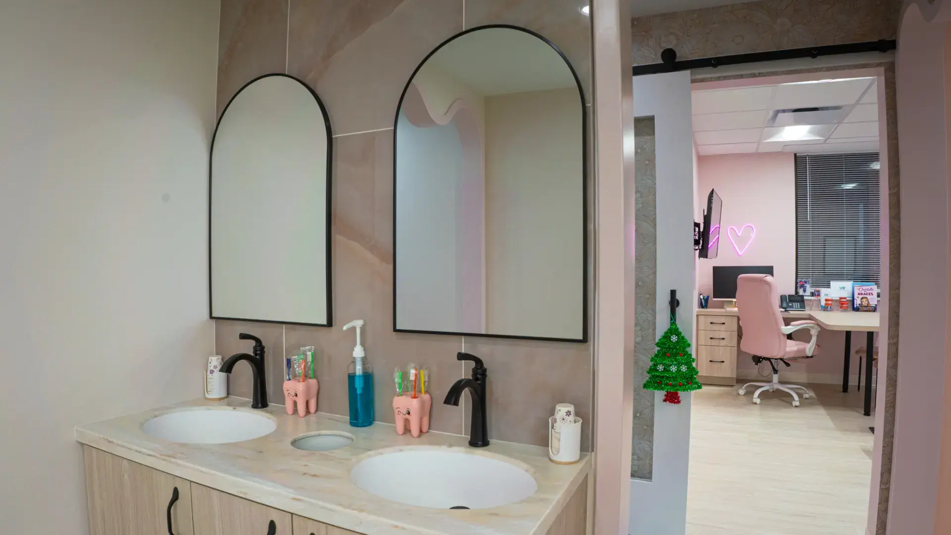 Sparkle Orthodontist: dual sink vanity